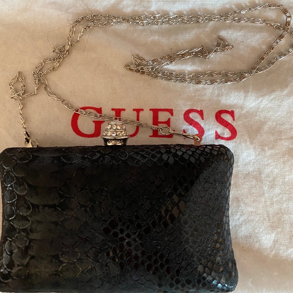 Guess clutch